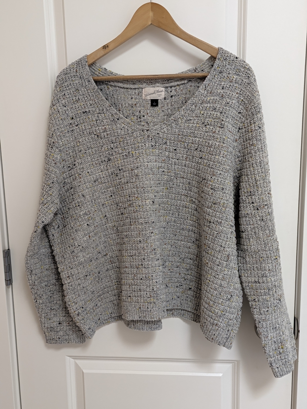 Universal Thread Marled Heather Gray V-Neck Knit Sweater With Braided Back